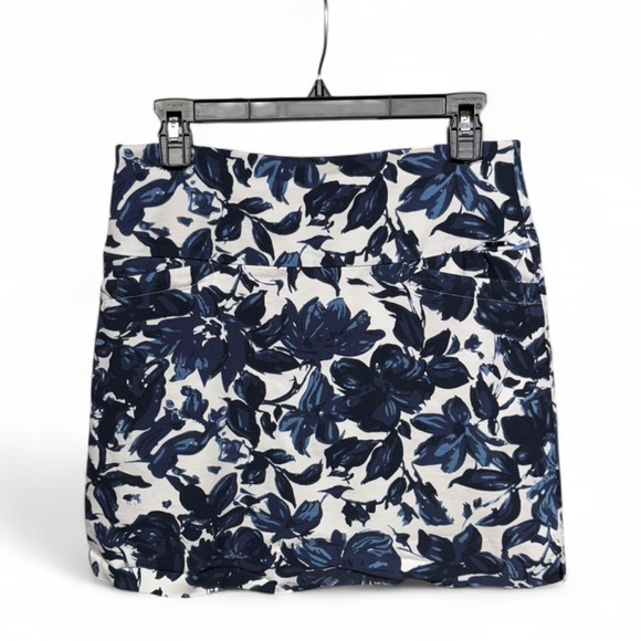 S. C. & CO Pants - S.C. & CO. Blue & White Floral Skort with Built-in Shorts - Size Medium